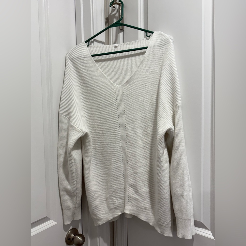 Chic White V-Neck Sweater